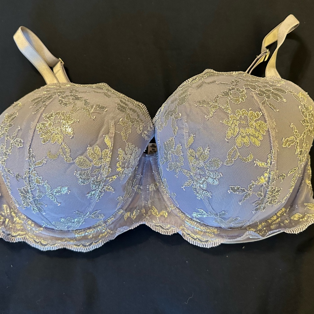 VS Dream Angels lined demi. NWT. 38DDD. Never been worn. Smoke free home.